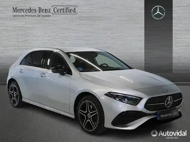 Usado Mercedes A250 218 CV (160 kW) 2025 Plata hightech