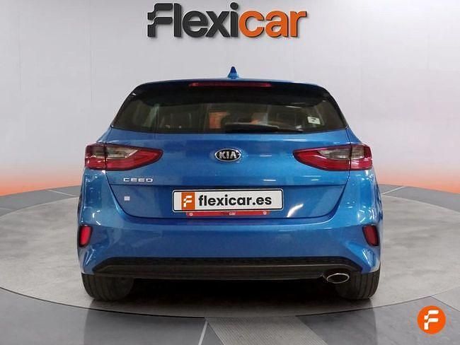 Usado Kia Ceed 120 CV (88 kW) 2021 Azul Utilitario