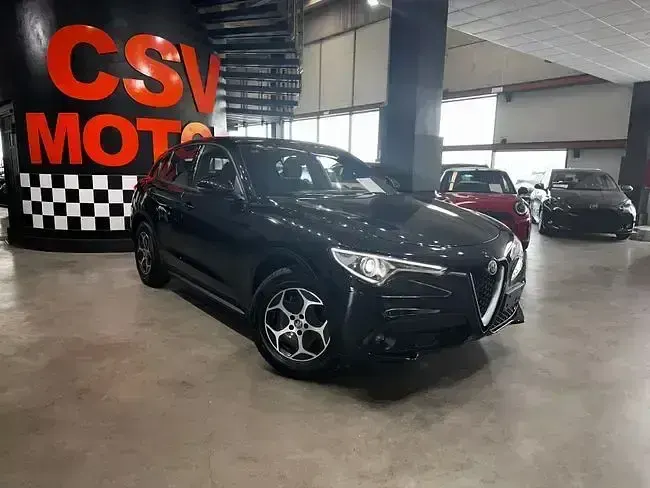 Usado Alfa Romeo Stelvio Super 192 CV (141 kW) 2022 Negro SUV