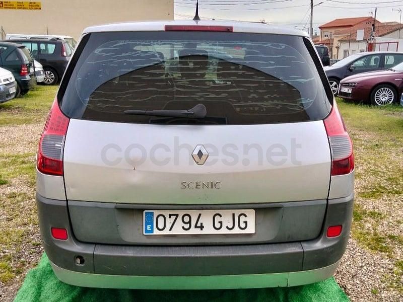 Usado Renault Grand Scénic II Exception 130 CV (95 kW) 2008 Gris / plata Monovolumen
