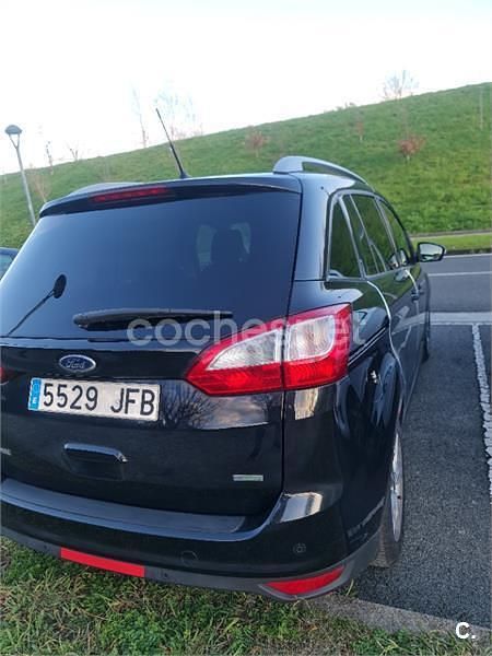 Usado Ford Grand C-Max Trend 125 CV (91 kW) 2015 Negro Monovolumen