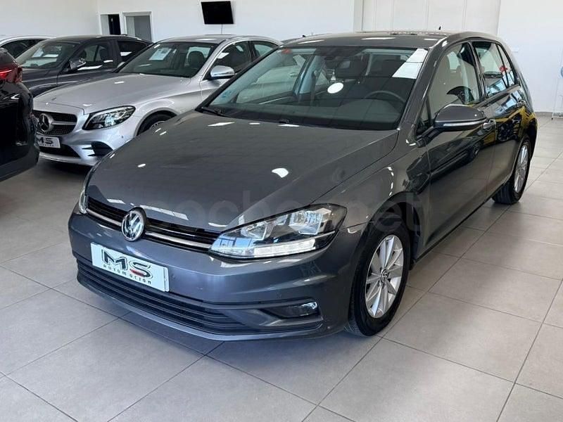 Usado VW Golf VII 115 CV (84 kW) 2019 Gris / plata Berlina