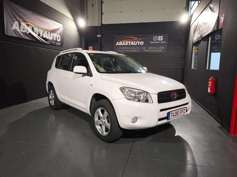 Blanco Usado 2006 Toyota RAV4 Luna SUV | 5490 € (Super precio) - Imagen 1/4