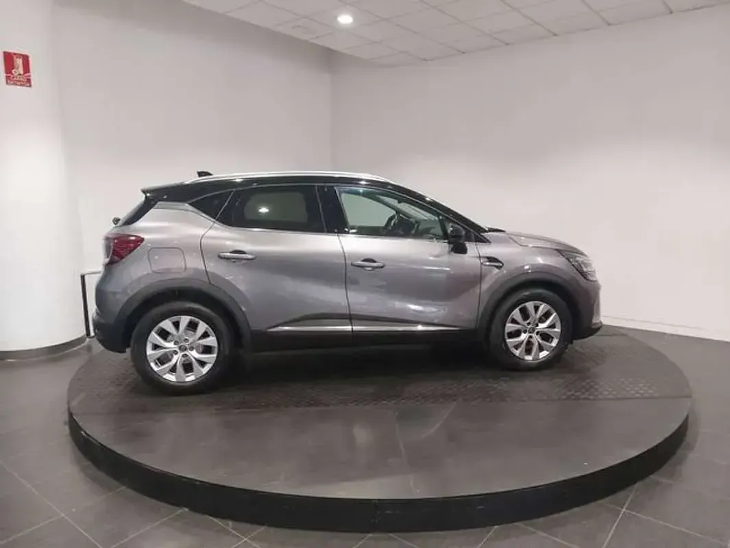 Usado Renault Captur Zen 160 CV (117 kW) 2021 Gris SUV