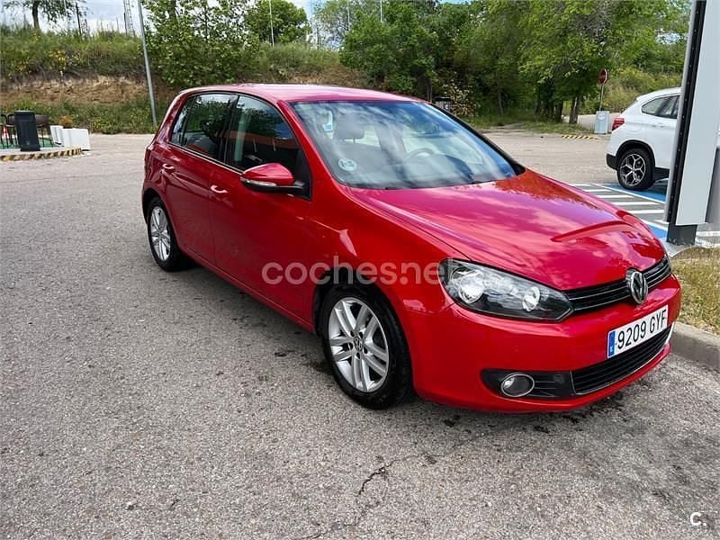 Rojo Usado 2010 VW Golf VI Advance Berlina | 6300 € (Precio justo) - Imagen 1/4