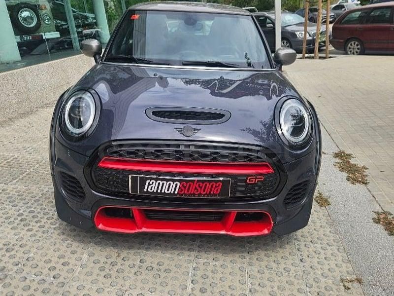 Usado Mini John Cooper Works 306 CV (225 kW) 2020 Gris / plata Utilitario