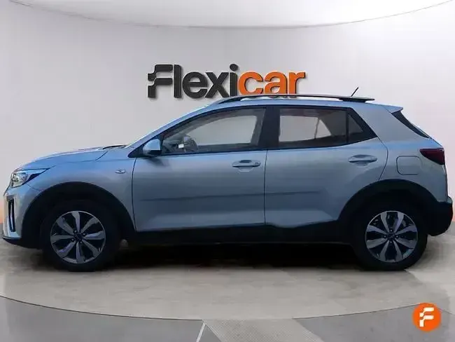 Usado Kia Stonic 100 CV (73 kW) 2022 Gris SUV