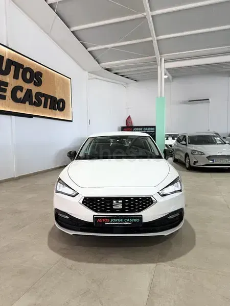 Usado Seat Leon Style 115 CV (84 kW) 2021 Blanco Berlina