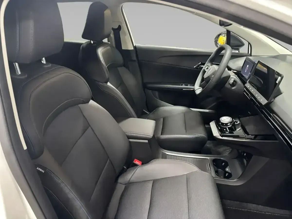 Nuevo MG MG4 EV Luxury 150 kW (204 CV) 2025 Blanco Utilitario