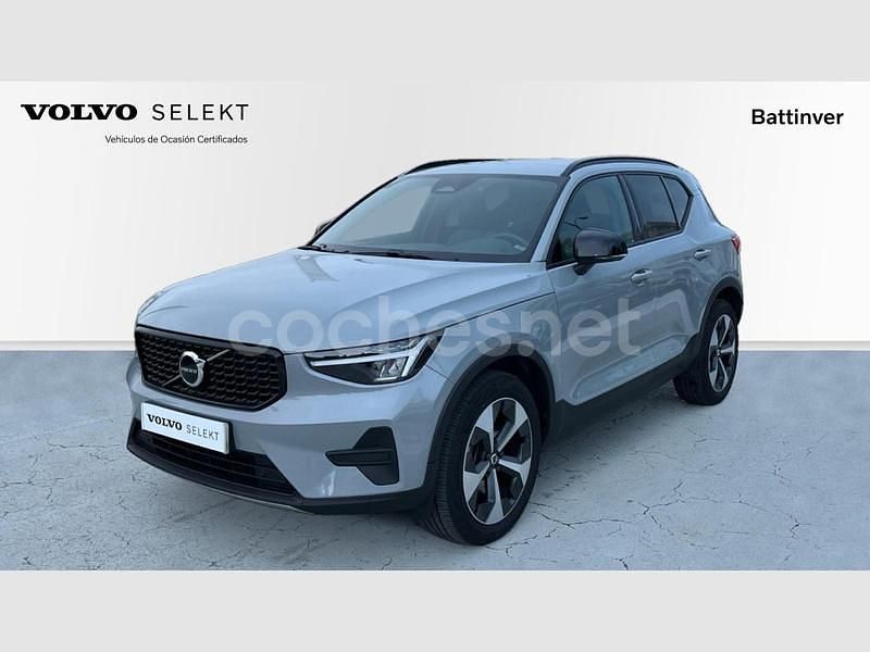 Gris / plata Usado 2024 Volvo XC40 Core SUV | 35.200 € (Precio justo) - Imagen 1/4