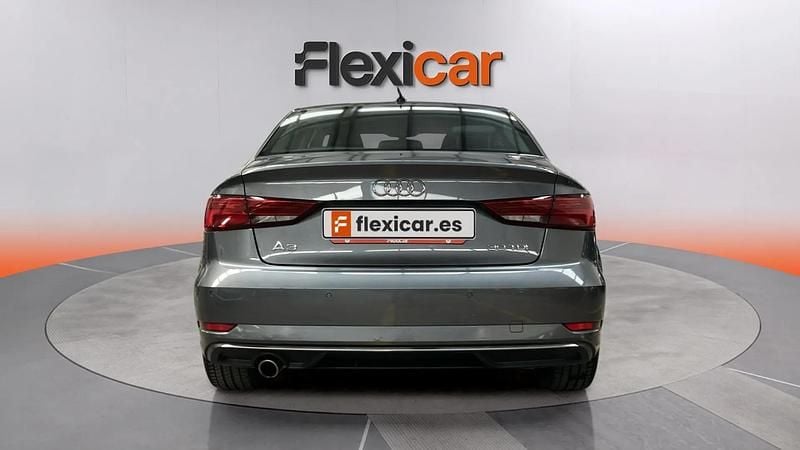 Usado Audi A3 Design 116 CV (85 kW) 2019 Gris Berlina