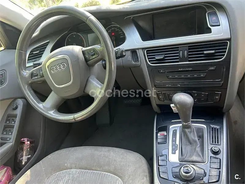 Usado Audi A4 143 CV (105 kW) 2009 Azul Familiar