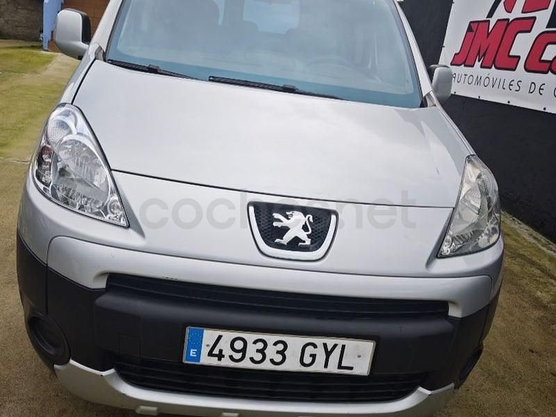 Usado Peugeot Partner Tepee Outdoor 90 CV (66 kW) 2010 Gris / plata Monovolumen