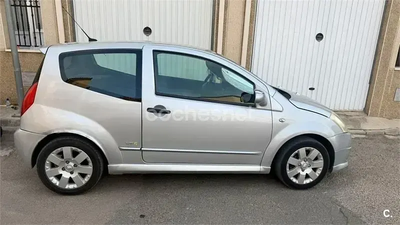 Usado Citroën C2 VTR Sport 75 CV (55 kW) 2005 Gris / plata Utilitario