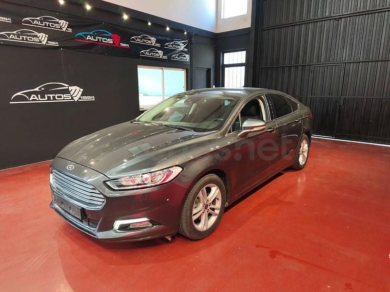 Usado Ford Mondeo Titanium 150 CV (110 kW) 2018 Gris / plata Berlina