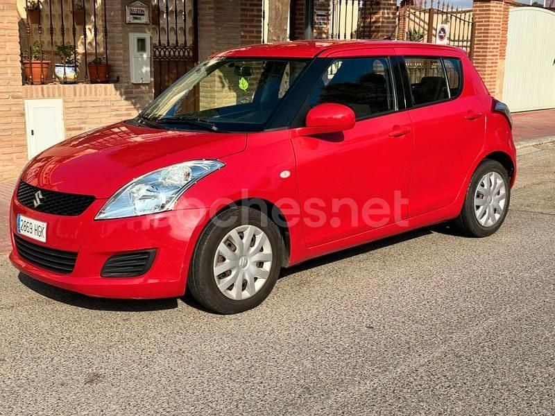 Usado Suzuki Swift GL 95 CV (69 kW) 2011 Rojo Utilitario