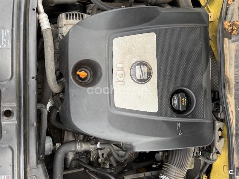 Brugt Seat Leon Sport 130 HK (95 kW) 2005 Gul Hatchback