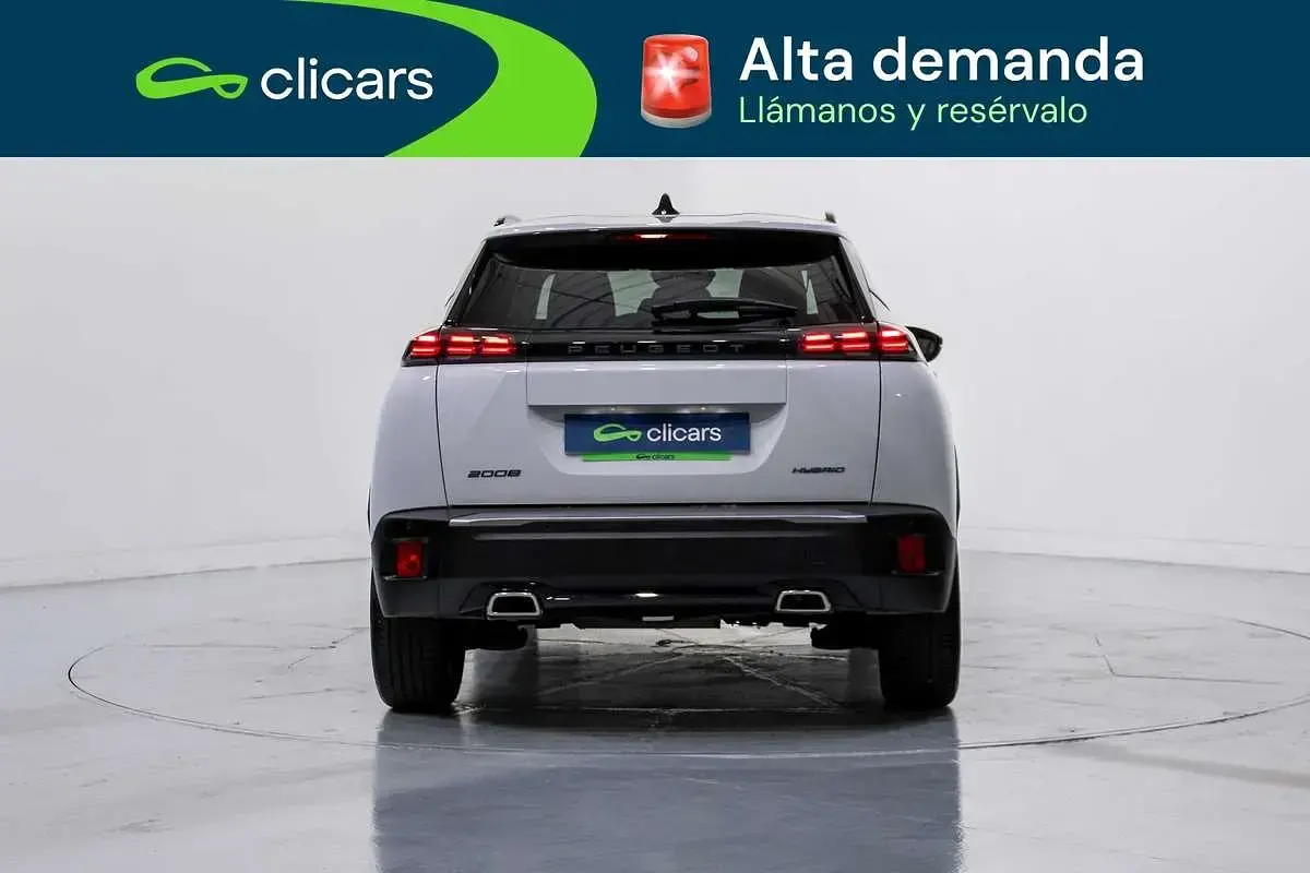 Usado Peugeot 2008 Allure 136 CV (100 kW) 2025 Blanco SUV