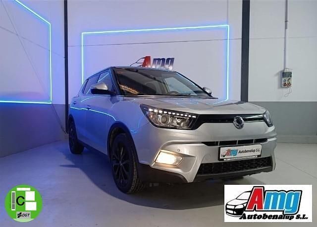 Usado Ssangyong (KGM) Tivoli Limited 128 CV (94 kW) 2017 Gris SUV