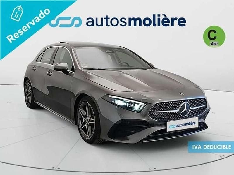 Usado Mercedes A180 116 CV (85 kW) 2023 Gris Utilitario