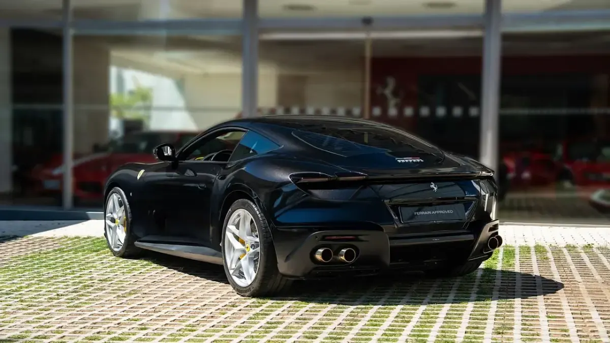 Usado Ferrari Roma 620 CV (456 kW) 2022 Negro metalizado Coupe