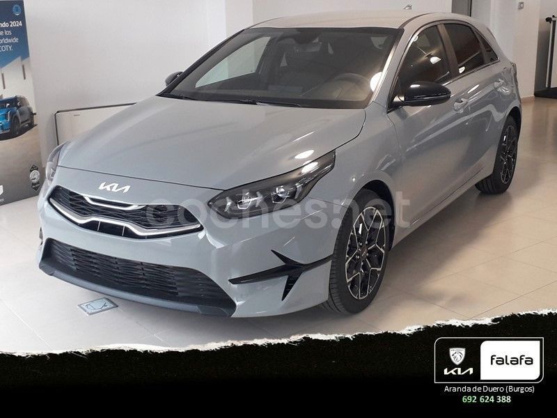 Gris / plata Nuevo 2025 Kia Ceed Style Berlina | 25.950 € (Caro) - Imagen 1/4