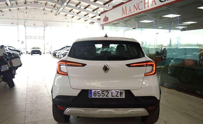 Usado Renault Captur Intens 101 HP (74 kW) 2022 Branco SUV