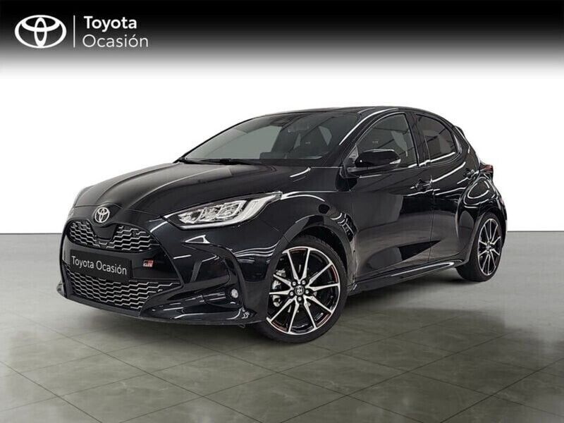 Usado Toyota Yaris Plus 130 CV (95 kW) 2024 Negro Utilitario
