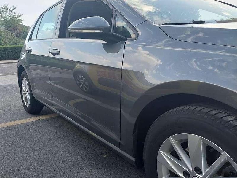 Usado VW Golf VII Edition 116 CV (85 kW) 2019 Gris Utilitario