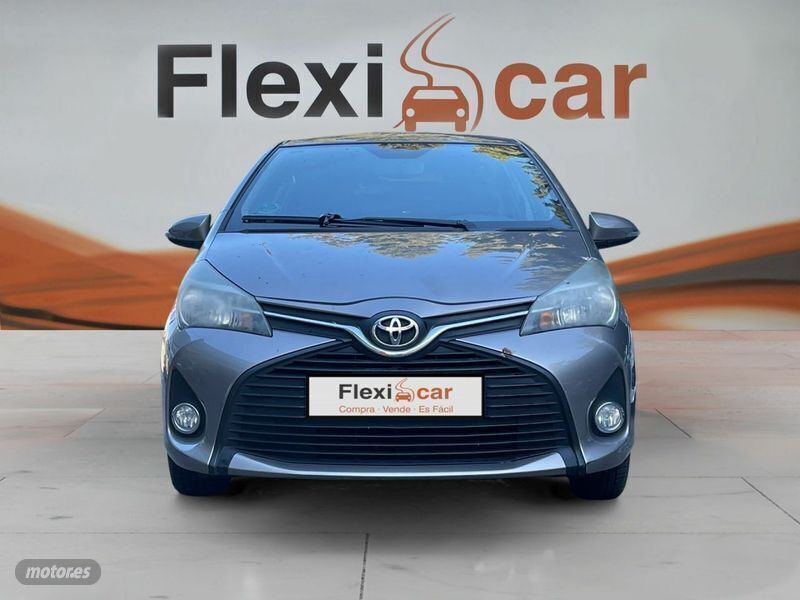 Usado Toyota Yaris Active 99 CV (72 kW) 2015 Gris Berlina