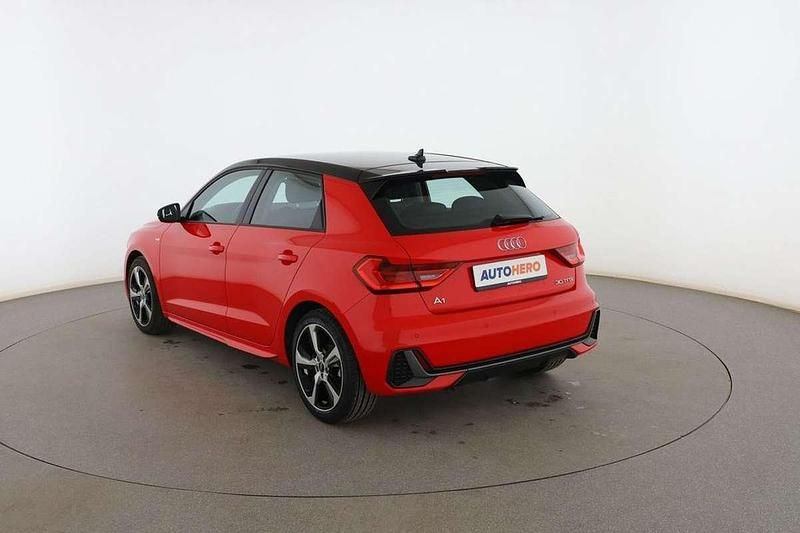 Usado Audi A1 Comfort 111 CV (81 kW) 2021 Rojo Utilitario