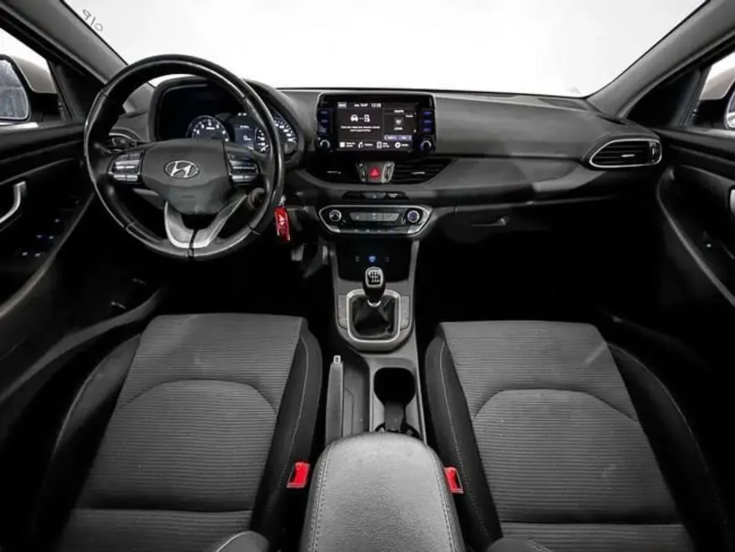 Usado Hyundai i30 120 CV (88 kW) 2022 Azul Berlina