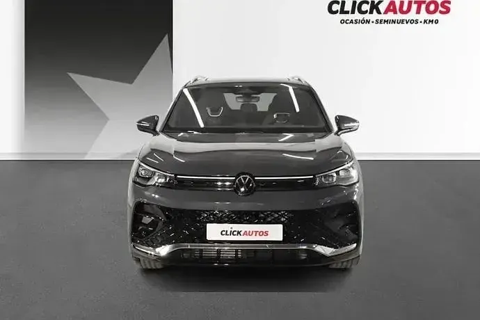 Usado VW Tiguan R-line 150 CV (110 kW) 2025 Gris SUV