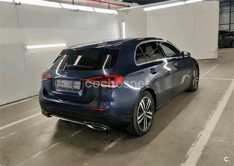 Usado Mercedes A200 150 CV (110 kW) 2021 Azul Berlina