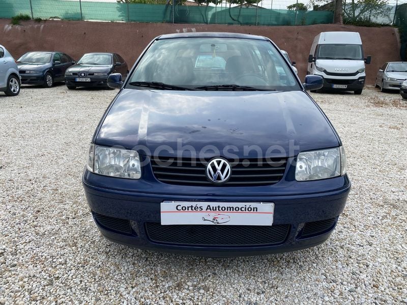 Usado VW Polo Conceptline 64 CV (47 kW) 2001 Azul Berlina