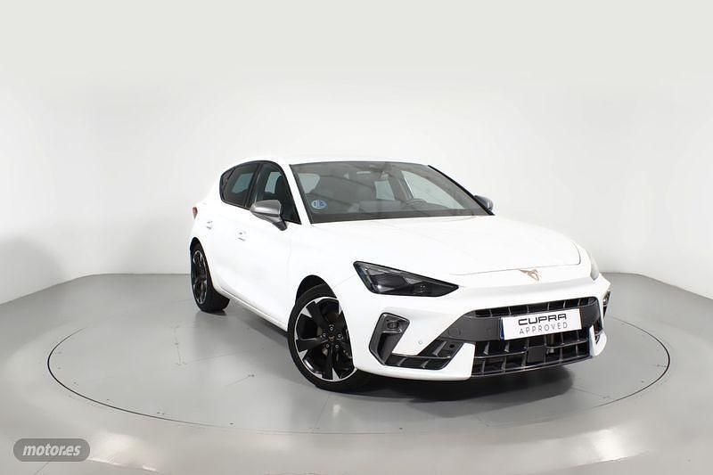 Blanco Usado 2025 Cupra Leon Berlina | 30.400 € (Un poco caro) - Imagen 1/4