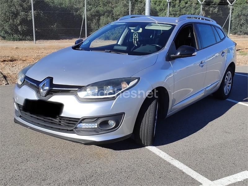 Usado Renault Mégane GrandTour LIMITED 110 CV (80 kW) 2015 Gris / plata Familiar