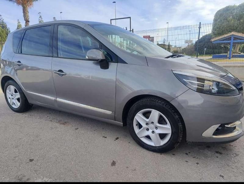 Gris Usado 2015 Renault Scénic III Bose Edition Monovolumen | 7400 € (Precio justo) - Imagen 1/4