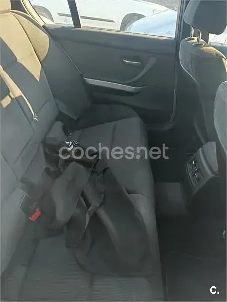 Begagnad BMW 320 150 HK (110 kW) 2004 Vit Sedan