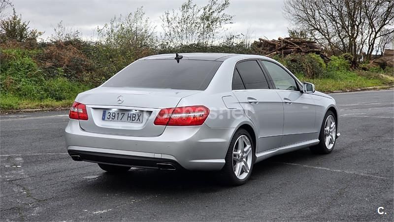 Usado Mercedes E350 Avantgarde 252 CV (185 kW) 2012 Gris / plata Berlina
