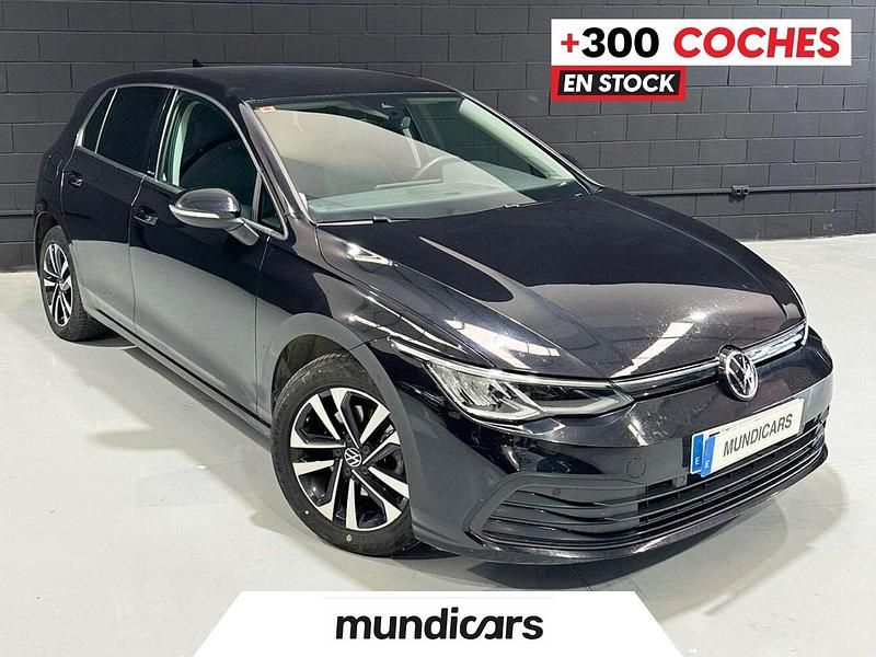Gris Usado 2021 VW Golf VIII Life Berlina | 22.490 € (Buen precio) - Imagen 1/4