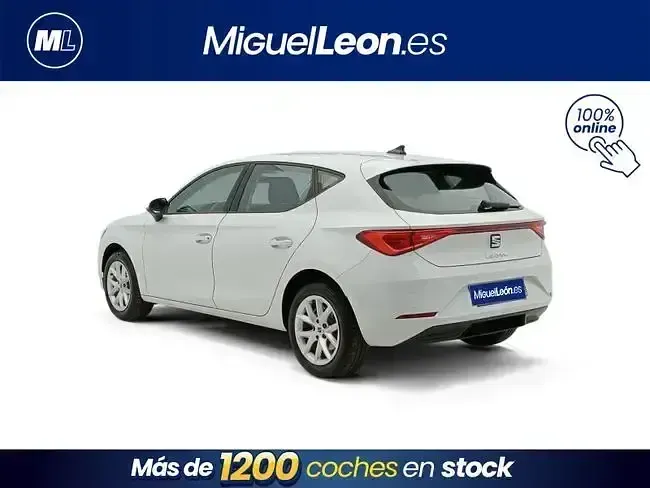 Usado Seat Leon Style 110 CV (80 kW) 2024 Blanco Berlina