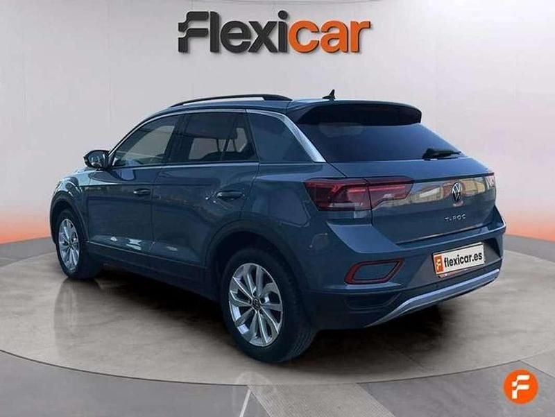 Usado VW T-Roc Life 150 CV (110 kW) 2023 Verde SUV