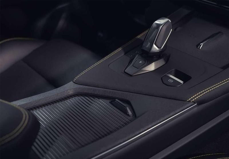 Usado Lynk & Co 01 179 CV (131 kW) 2023 Negro SUV