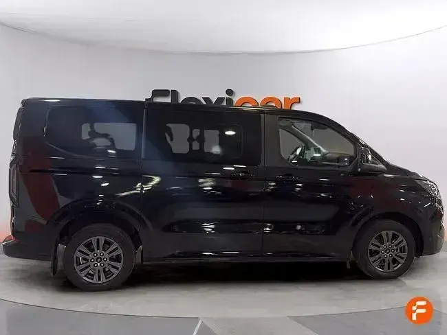 Usado Ford Tourneo Custom Titanium 150 CV (110 kW) 2024 Negro Van