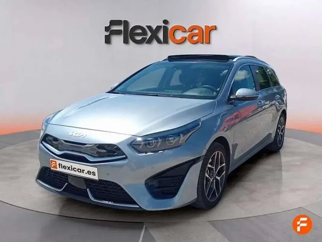 Usado Kia Ceed 141 CV (103 kW) 2023 Gris Utilitario