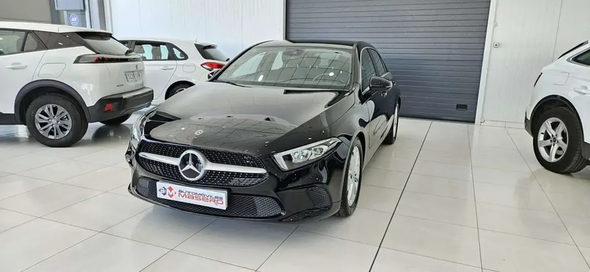 Usado Mercedes A200 150 CV (110 kW) 2020 Negro Utilitario