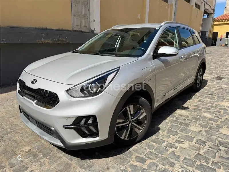 Usado Kia Niro 141 CV (103 kW) 2021 Gris / plata SUV