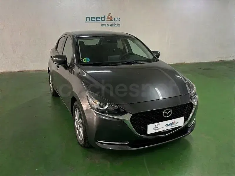 Usado Mazda 2 90 CV (66 kW) 2022 Gris / plata Berlina