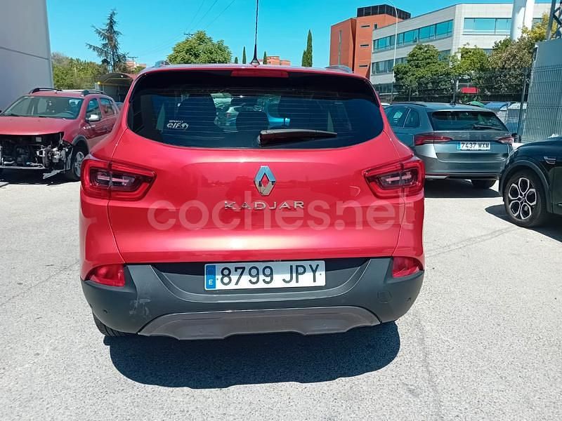 Usado Renault Kadjar Zen 130 CV (95 kW) 2016 Rojo SUV